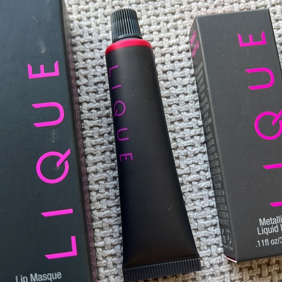 Lique 2pc lipstick set new in box sealed colors blushing and scandal - Picture 5 of 5